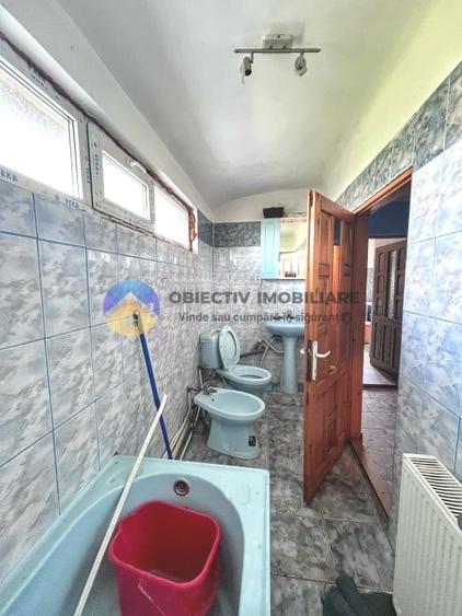 Garsonieră decomandată, mobilată în Săvinești
