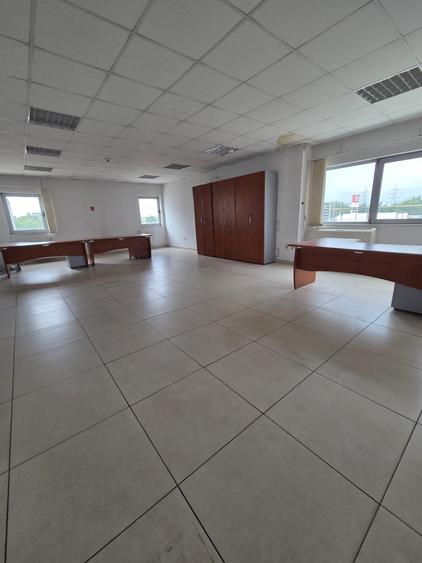 Birou, de 280 mp, în Glina