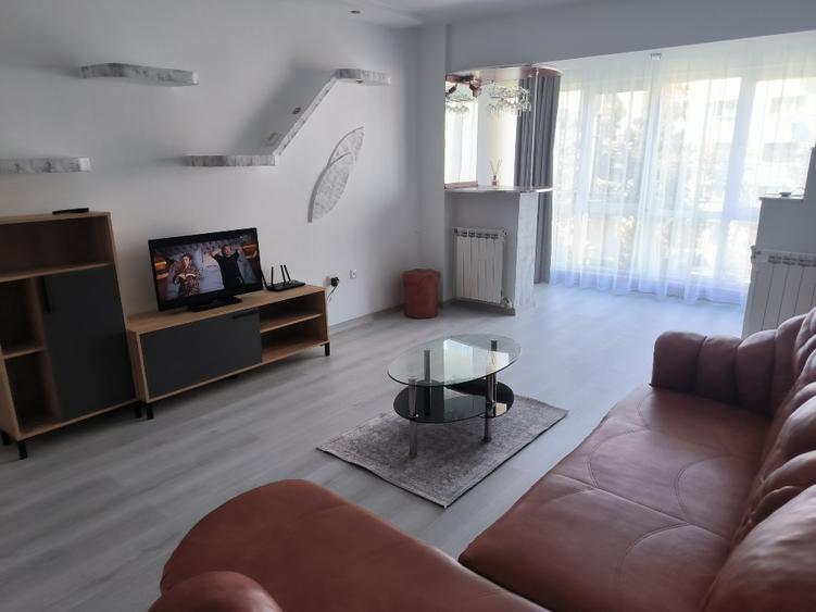 Apartament cu 2 camere decomandat în Buzaului