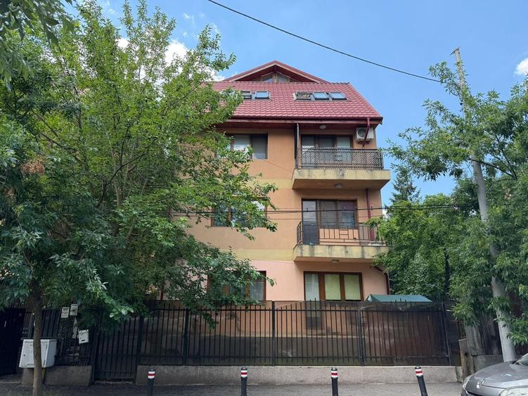 Apartament cu 3 camere decomandat, mobilat în Colentina