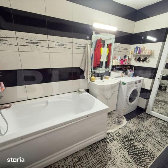 Casă cu 9 camere cu Teren 1860 Mp în Scoarța