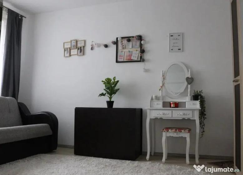 Apartament cu 2 camere decomandat în Avantgarden