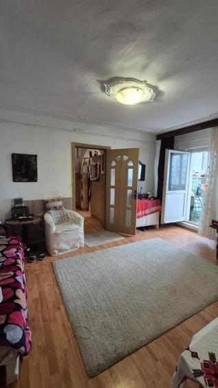 Apartament cu 4 camere, mobilat în Crângași