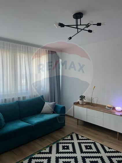 Apartament cu 3 camere decomandat, mobilat în Știrbei Vodă