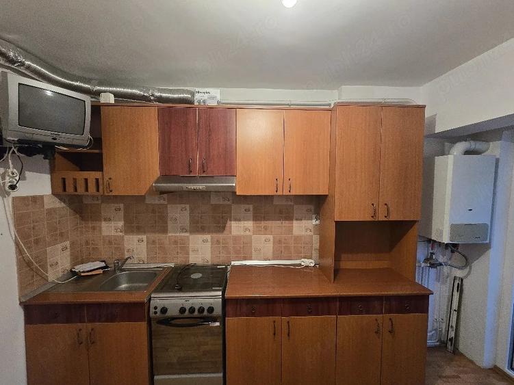 Apartament cu 3 camere decomandat în Sud