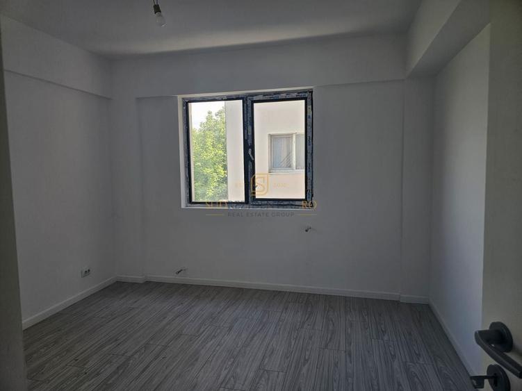 Apartament cu 3 camere semidecomandat în Ghencea