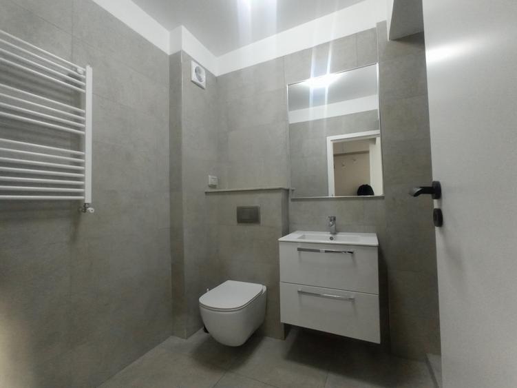 Garsonieră semidecomandată în Regie