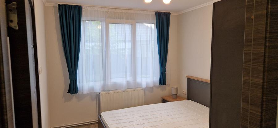 Apartament cu 3 camere decomandat în Exterior Vest