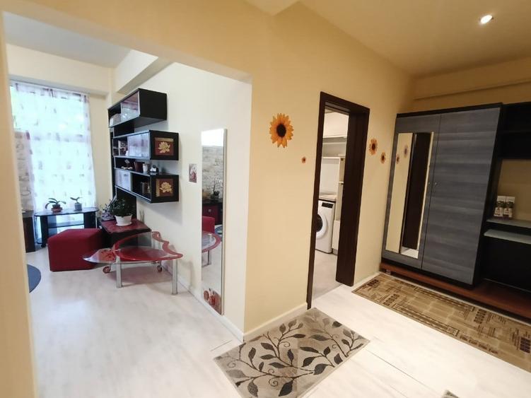 Apartament cu 2 camere decomandat în Central