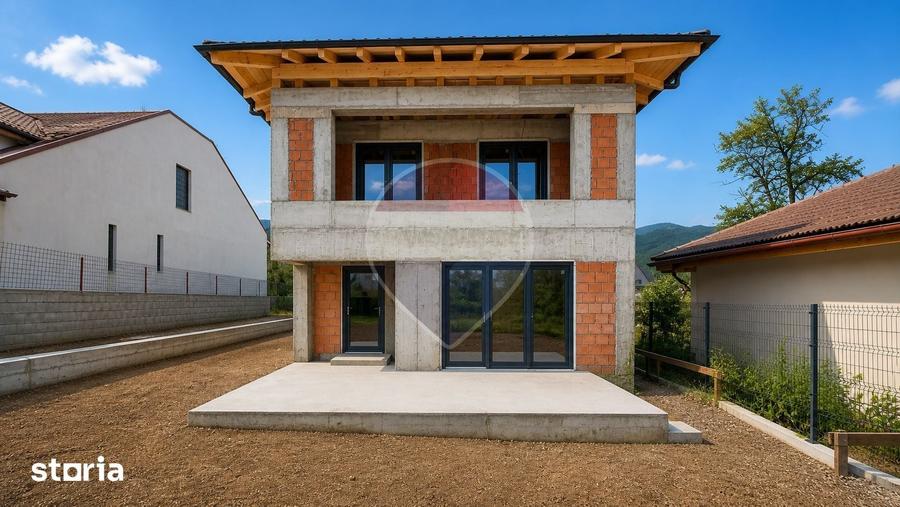 Casă cu 4 camere cu Teren 350 Mp în Dârste