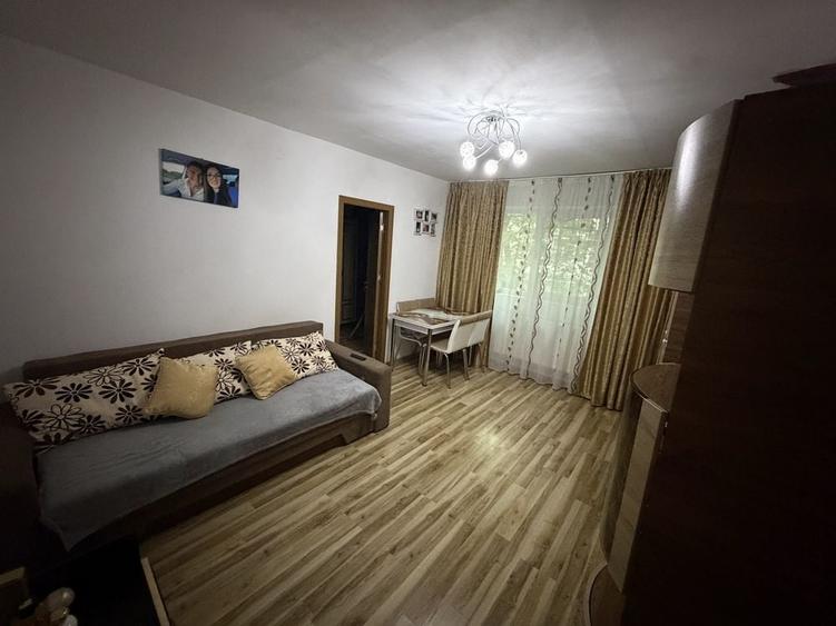Apartament cu 2 camere semidecomandat în Satu Nou