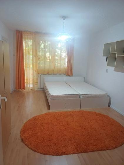 Apartament cu 2 camere decomandat în Cornișa