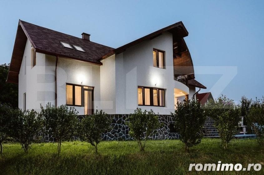 Casă cu 4 camere cu Teren 2456 Mp în Livezeni