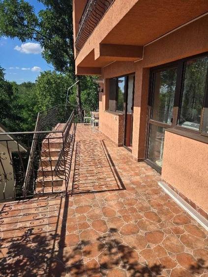 Casă cu 4 camere în Exterior Vest