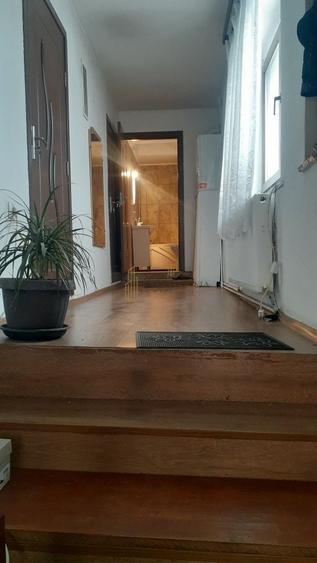 Casă individuală cu 4 camere cu Canalizare în Cornățel