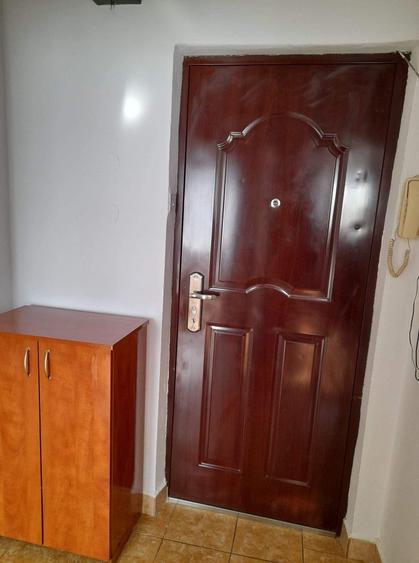 Garsonieră decomandată în Rogerius