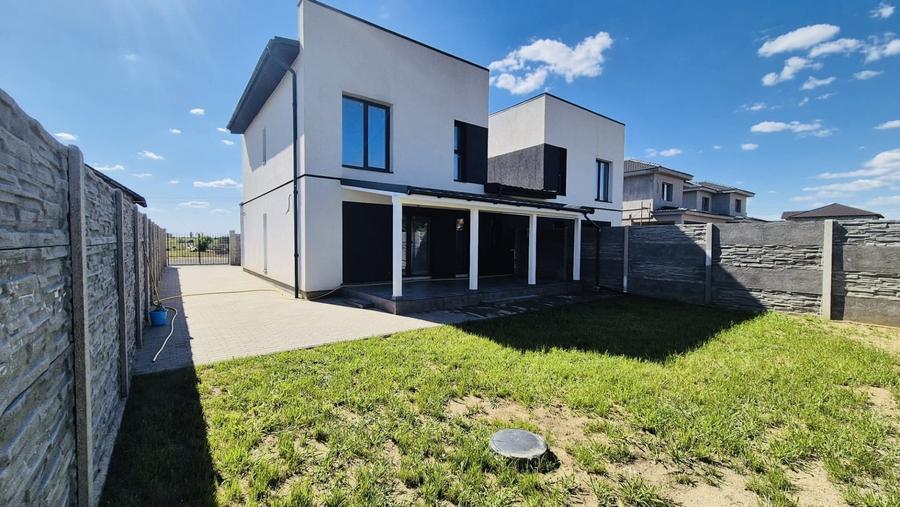 Duplex cu 4 camere cu Teren 290 Mp în Giroc