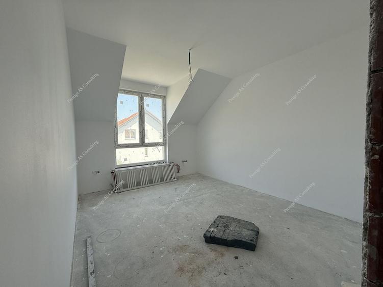 Duplex cu 4 camere cu Canalizare în Șagului