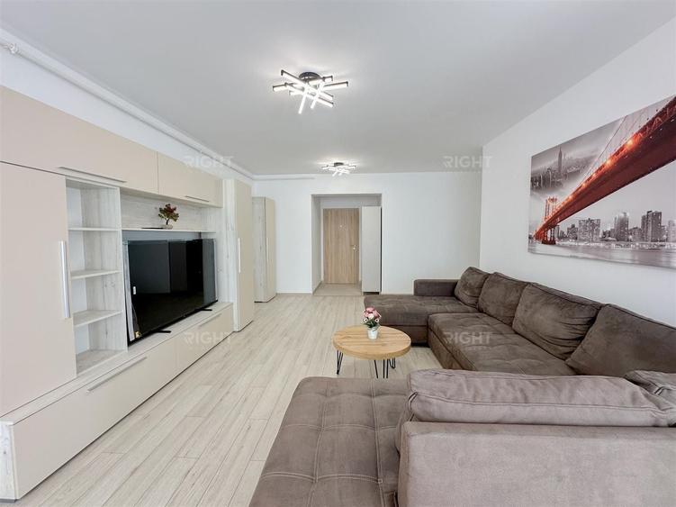 Apartament cu 3 camere decomandat, mobilat în Central