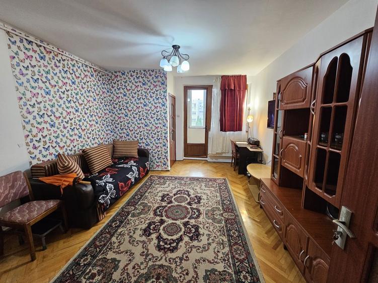 Garsonieră decomandată în Drumul Carului