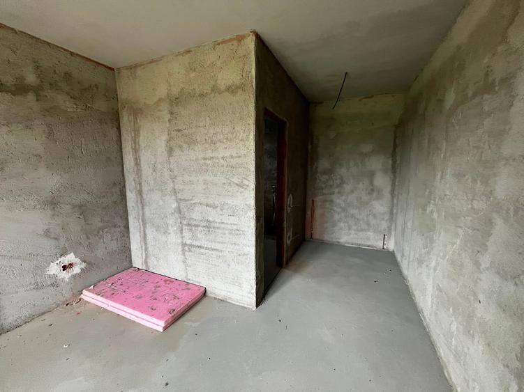 Casă individuală cu 5 camere cu Teren 400 Mp în Dragomirești-Deal