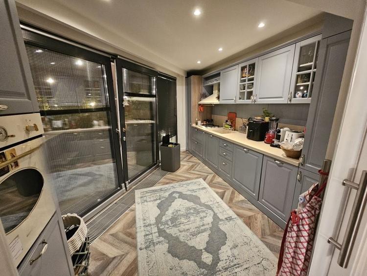 Apartament cu 4 camere decomandat, mobilat în Grozăvești