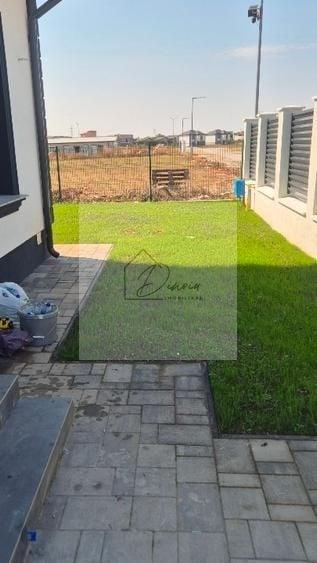 Casă individuală cu 4 camere cu Piscina în Tărtășești
