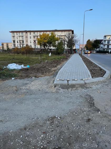 Spațiu comercial, în Tractorul