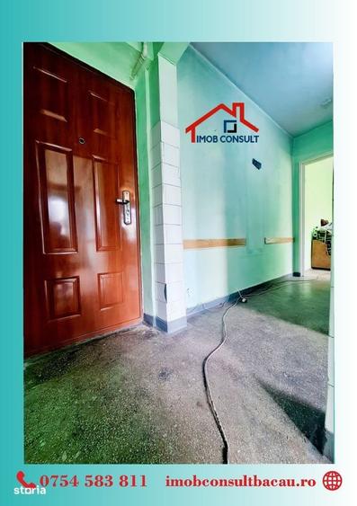 Apartament cu 3 camere semidecomandat în Banca Națională
