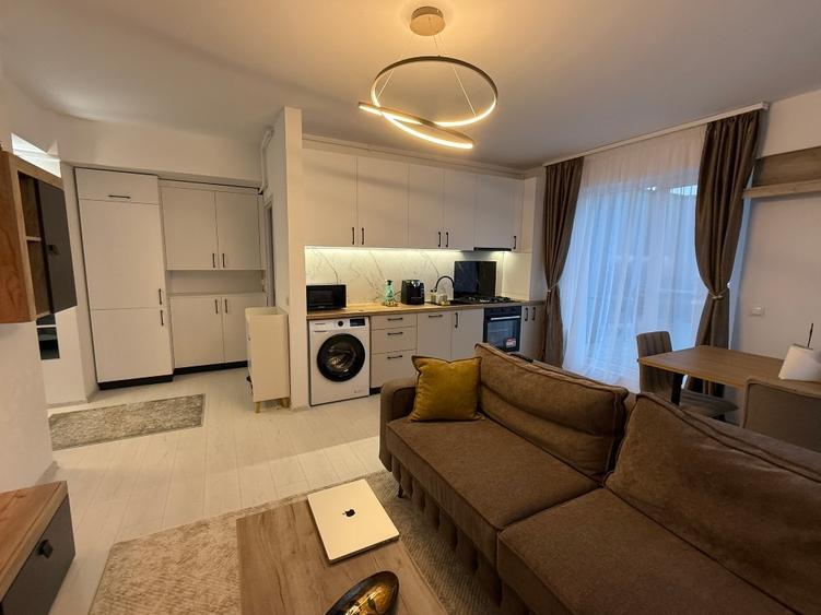 Apartament cu 3 camere decomandat, mobilat în Central