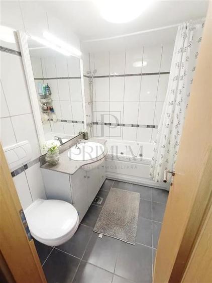 Apartament cu 4 camere decomandat, mobilat în Lipovei