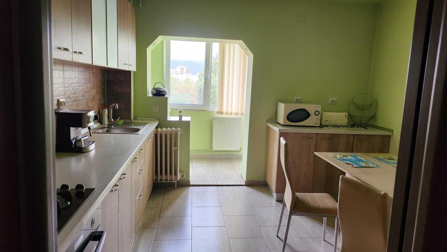 Apartament cu 3 camere decomandat în Republicii