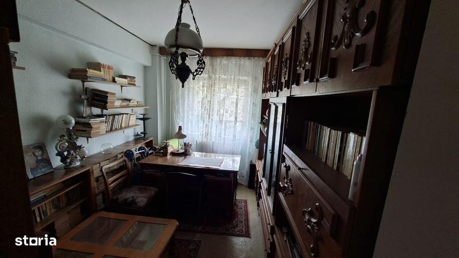 Apartament cu 4 camere în Republicii