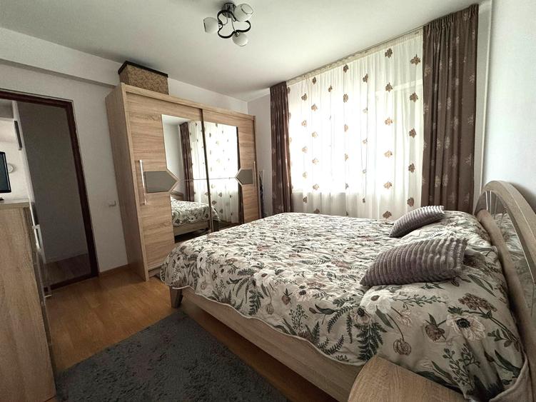Apartament cu 2 camere decomandat, mobilat în Est