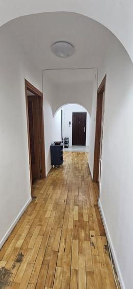 Apartament cu 4 camere decomandat, mobilat în Iancului
