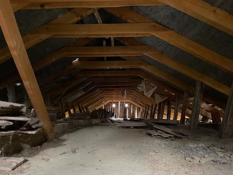 Casă cu Teren 220 Mp în Doba