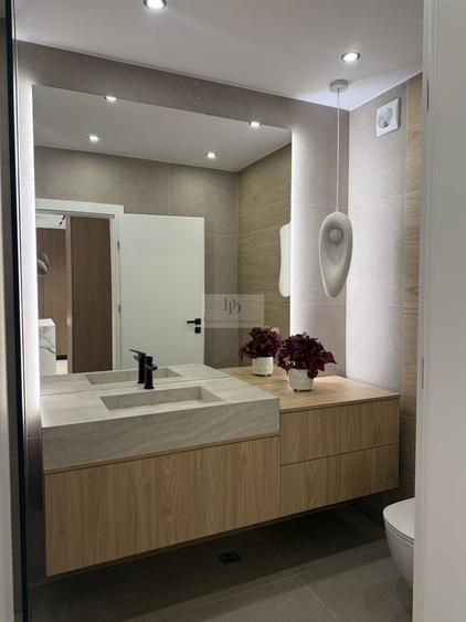 Apartament cu 2 camere semidecomandat, mobilat în Mărăști