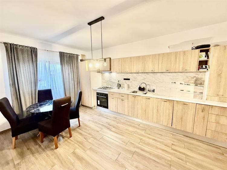 Casă cu 4 camere decomandat cu Teren 425 Mp în Miroslava