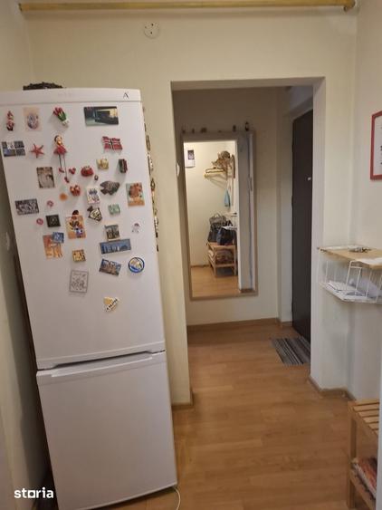 Apartament cu 3 camere în Intim