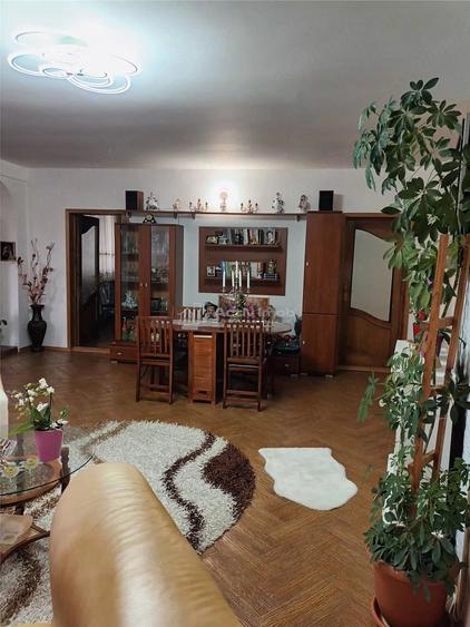 Casă cu 5 camere cu Teren 260 Mp în Mazepa 1