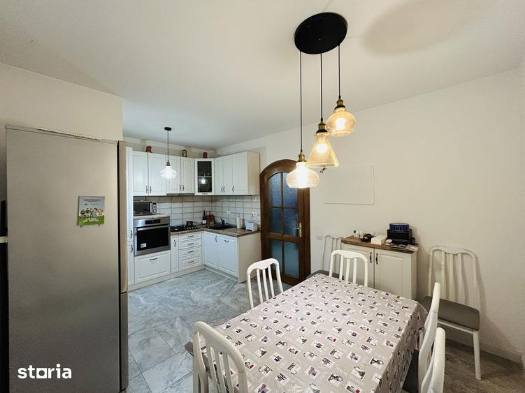Apartament cu 4 camere în Sub Arini