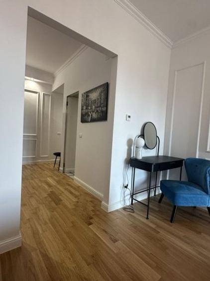 Apartament cu 4 camere decomandat, mobilat în Victoriei