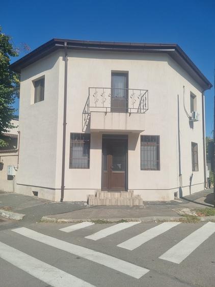 Casă în Domenii