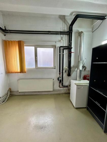 Spațiu industrial, de 320 mp, în Vest