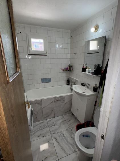 Apartament cu 3 camere în Rahova