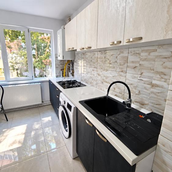 Apartament cu 3 camere decomandat, mobilat în Pantelimon
