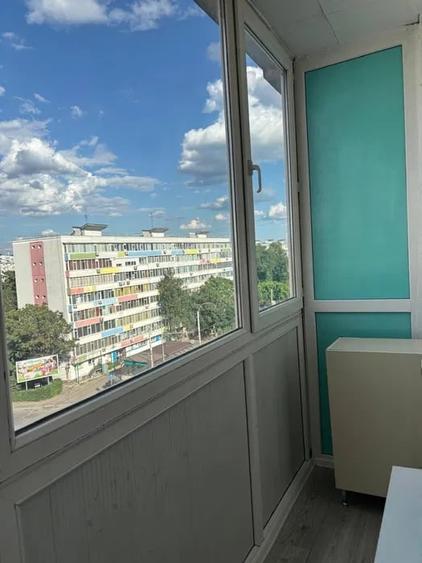 Apartament cu 2 camere semidecomandat, mobilat în 1 Mai
