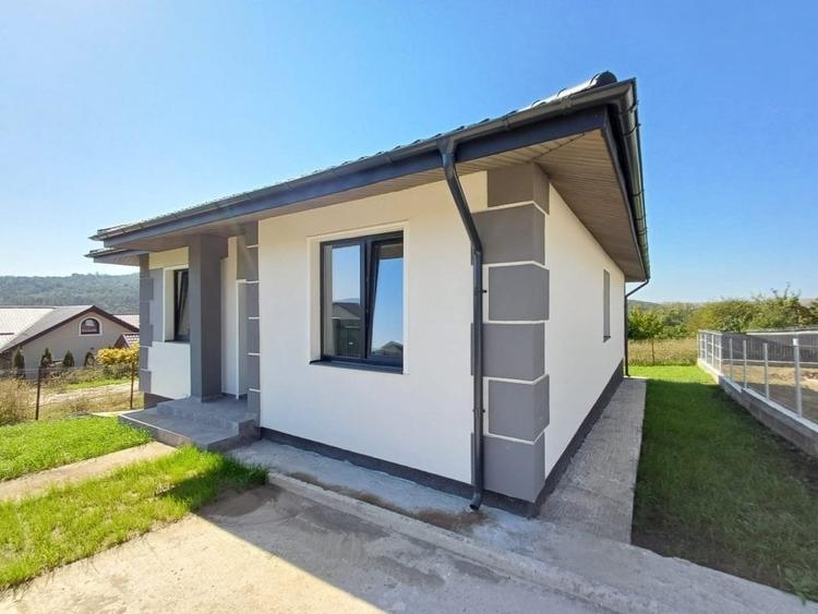 Casă individuală cu 4 camere cu Teren 440 Mp în Valea Adâncă