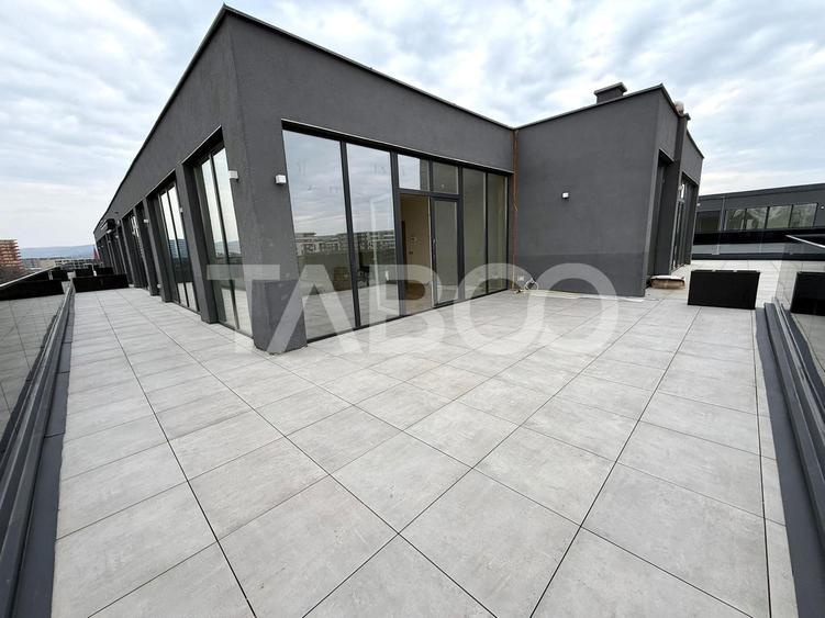 Penthouse cu 3 camere decomandat, mobilat în Gheorgheni
