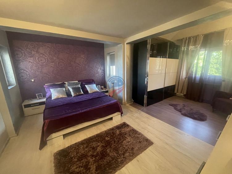 Casă individuală cu 5 camere cu Teren 1000 Mp în Șimnicu de Sus
